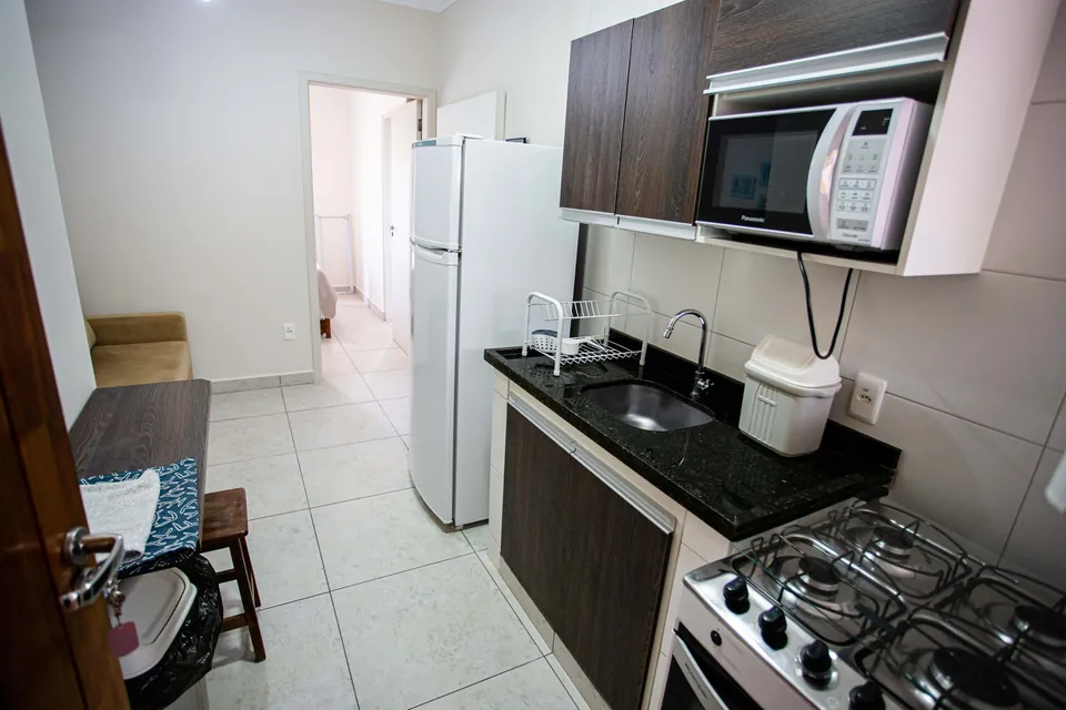 Cozinha e acesso ao banheiro